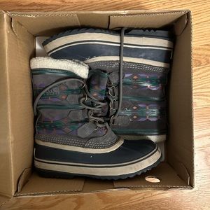 Sorel winter boots, gray multi, great condition